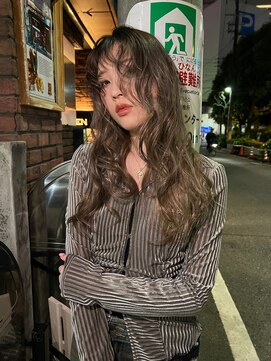 シイ(SIE) １ブリーチくすみグレージュ × ゆるウェーブ☆