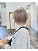 ホワイトベージュ