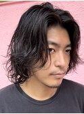大人の波巻きスパイラルパーマミディアムロングセンターパート