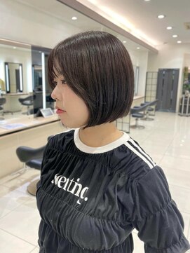 ケンジサナンド(KENJE Sanando) 秋を先取りする艶ボブ