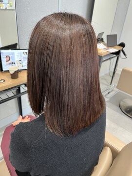 リフ(LIF by MIRROR TALK) 髪質改善で叶える大人の艶ミディ