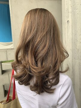 リバレッジ 広尾(Leverage) 【広尾、恵比寿】外国人ブロンドヘア担当：東田