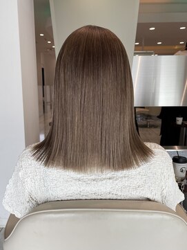 ウシワカマル ミライ(USHIWAKAMARU MIRAI) 切りっぱなしスタイル/寒色系ミルクティーベージュ