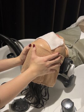 アフロート ルヴア(AFLOAT RUVUA) 【ヘッドスパ】頭皮ケア 髪質改善 30代40代50代 新宿