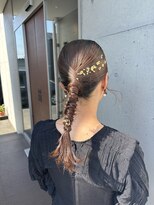 アチーブ ヘア デザイン(achieve hair design)&nbsp;編みおろしドレスヘア 結婚式 お呼ばれ 二次会成人式卒業式