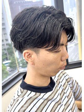 リヴ オオサカ(LIV OSAKA) センターパート　ニュアンスパーマ　カルマパーマ　ツーブロック