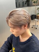 トゥイン 八王子(TWIN)&nbsp;ハイトーンベージュカラー　メンズセンターパート　韓国マッシュ