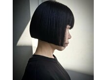オピウム(opium)の雰囲気（ベッドのようにフラットになる、YUME ESPOIRのシャンプー台有り）