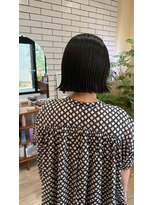 シフト(SHEEFT)&nbsp;切りっぱなしナチュラル外ハネ黒髪ボブ似合わせカット髪質改善