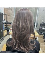 ローウェ 三軒茶屋(Louwe) ハイレイヤー×ミルクティーカラー