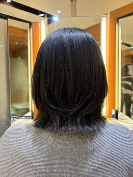 六本木美容室 西麻布店 外はねレイヤーボブ
