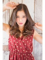 ルミナ オーガニックヘアー(LU3NA organic hair) 大きなウェーブからのぞく透け感が魅力たっぷり