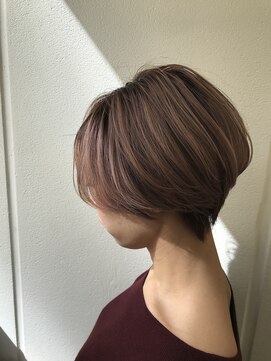 ナンバー エアロ 横浜(N° +aero) 大人可愛い20代30代40代小顔ワンサイドショートボブ丸み前下がり