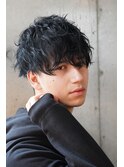 ツイストスパイラルパーマツーブロック刈り上げ黒髪束感マッシュ