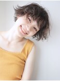くせ毛を活かしたマッシュショート_グレージュカラー_58603