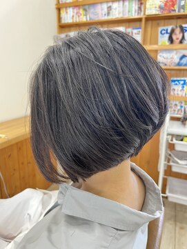 コスモス ヘアーアンドビューティー(Kosmos HAIR&BEAUTY) 前下がりボブ