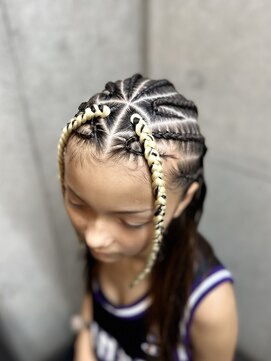 ガナンシア 横浜本店(ganancia) コーンロウ+ブレイズ