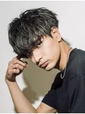 黒髪マッシュ刈り上げ高め