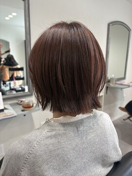 ガーベラ(gerbera) ピンクベージュ×くびれボブ