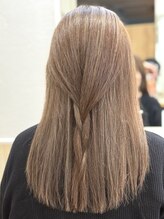 白髪を隠すだけではない、自然になじむ白髪ぼかし