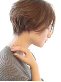 大人可愛いニュアンスショート　ハンサムショート