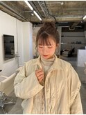 オリーブベージュ