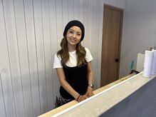 カフェ感を出したお洒落な受け付けカウンターで、笑顔で受付させて頂きます♪