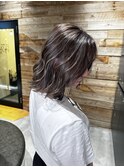 ハイライトカラーグレージュ外ハネレイヤーカット