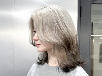 エルサリープアネックス 神戸三宮(Elsaleap annex)の写真/【三宮・元町】Wカラー、ハイライト、ブリーチカラー…etc何でもお任せ★個性を引き立てるカラースタイルへ