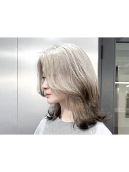 【三宮・元町】Wカラー、ハイライト、ブリーチカラー…etc何でもお任せ★個性を引き立てるカラースタイルへ