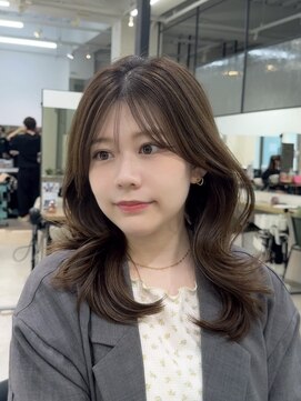 ビュー トウキョウ(VIEW TOKYO) カット レイヤー ミディアム 顔周り グレージュ