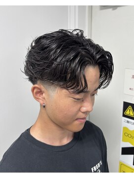 アクロ(ACRO) 広島メンズ/ラルフカール/毛流れパーマ/センター分け