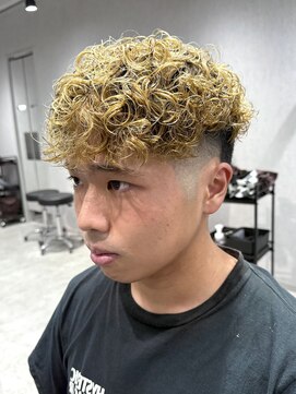 テクト バイアッシュ 吉祥寺店(Tect by Ash) スペインカールフリンジカットテーパーフェードスパイラルパーマ