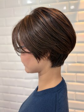 アピィス(appiis) 大人女子ショート【ショートレイヤーボブ横浜西口】