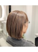 60代から明るく楽しむ白髪染め × 髪質改善ストレートのグラボブ