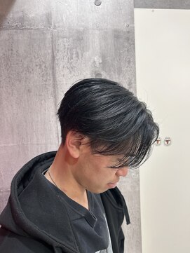 ヘアー ラボ エムツー(hair lab m2) ナチュラルセンターパート×刈り上げ｜メンズカット