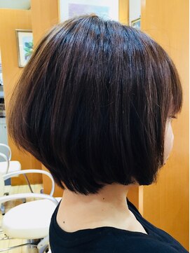 サロン ド レーブ やわらか前下がり風ショート