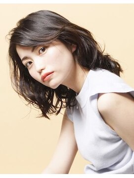 アンダートゥリー(_TREE) 大人のミディアムヘア「ボリューム×アディクト」【表参道】