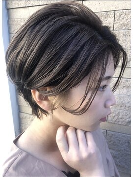 トルネード(TORNADO) 透明感ハンサムショート ハイライト インナーカラーグレージュ