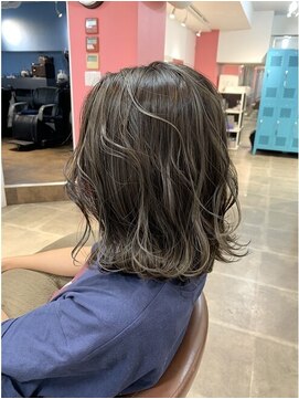カラーリゾートAi 葛西店 ハイライトバレイヤージュ