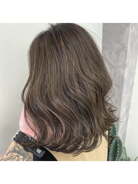 メメント(MEMENTO) 【豊中・MEMENTO】　ハイライト　バレイヤージュ　カラー