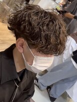 フィフスワン(fifth one)&nbsp;波巻きパーマメンズパーマメンズヘアツーブロックツイストパーマ