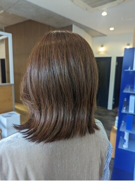 ルレ 本山(Relais) 外ハネひし形シルエット×艶々ブラウンカラー