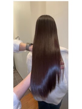 イイネ(iine) 髪質改善トリートメントロング美髪ツヤ髪ブラウンうねり解消