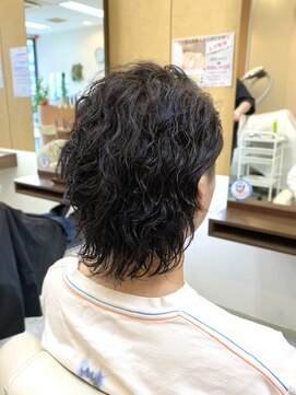 マキシム ナカイ(MAXIM NAKAI) ミディアムツーブロックウルフツイストスパイラル波巻きパーマ