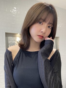 アイヴィ 表参道(IVY) フェイスレイヤーくびれミディアム【肥田亜沙美】