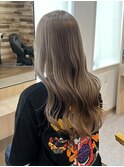 ミルクティーベージュカラーケアブリーチカラーミディアムボブ