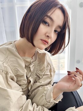 トレヘアー(tRe hair) ショート ボブ ウルフ ブリーチ レイヤーカット イルミナ