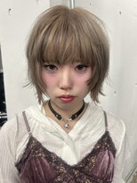 ピア ヤクイン(Pia Yakuin)&nbsp;レイヤーボブ/デザイン/ローライトカラー