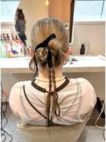 ミラ(Mila)&nbsp;黒リボン×ハイトーン×カチモリヘアスタイル★結婚式ヘアセット